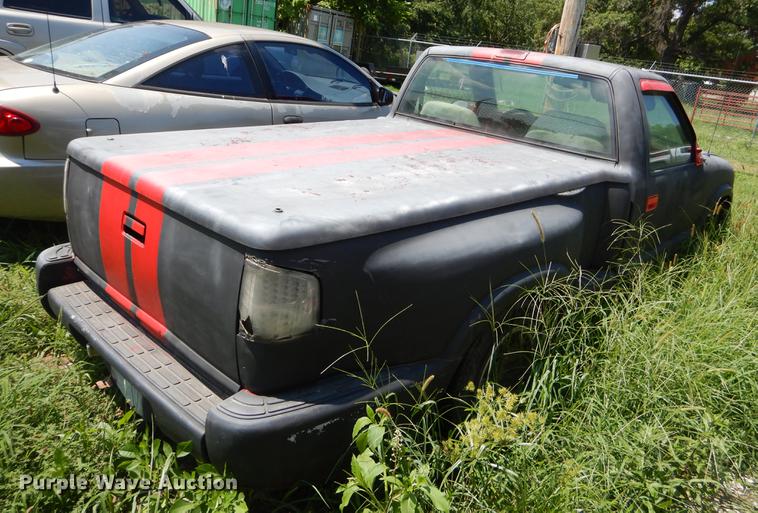 image for item EI9793 1997 Chevrolet S10 pickup truck