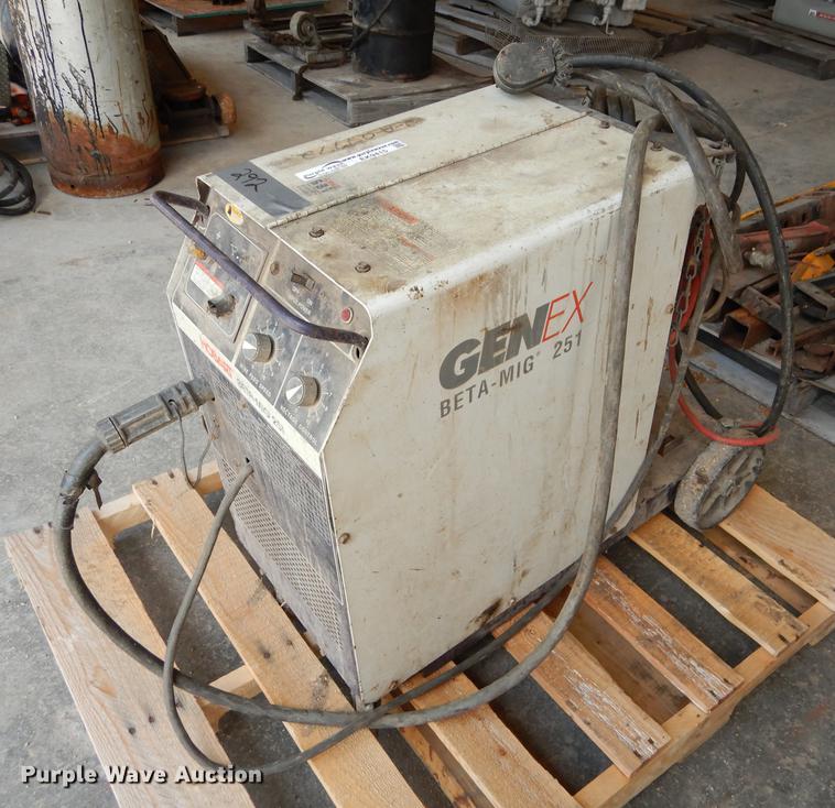 image for item EK9415 Hobart BetaMig 251 welder