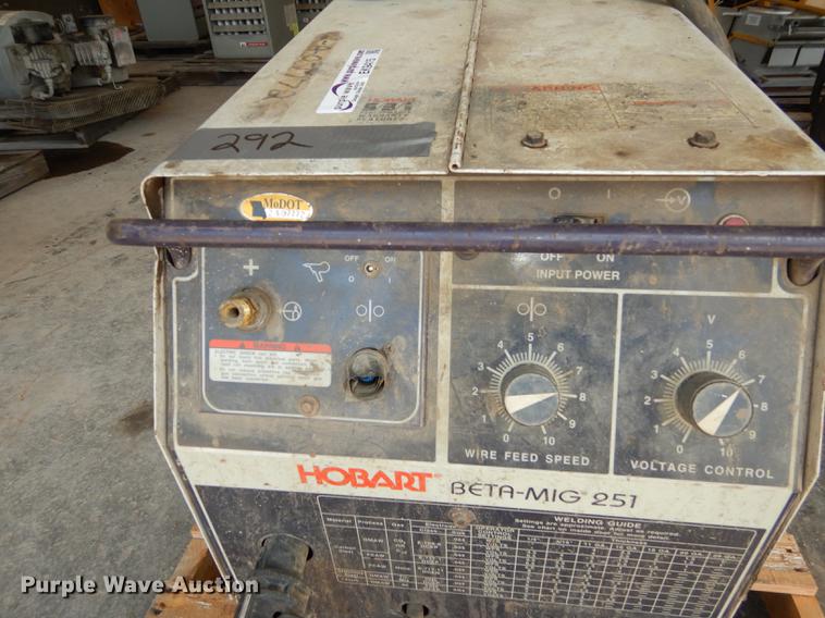 image for item EK9415 Hobart BetaMig 251 welder
