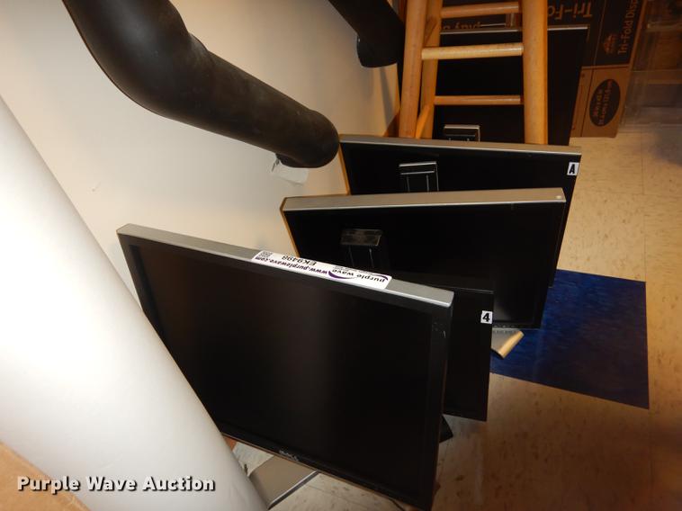 image for item EK9498 (5) Dell 20" monitors