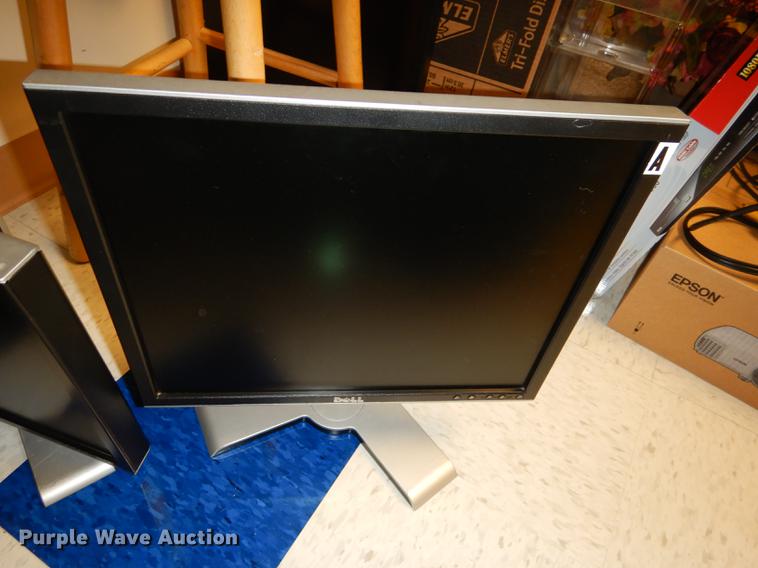 image for item EK9498 (5) Dell 20" monitors