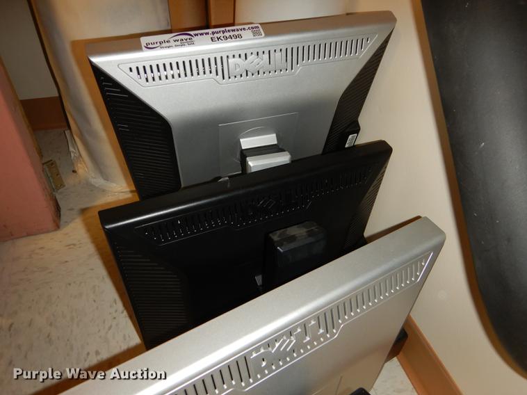 image for item EK9498 (5) Dell 20" monitors
