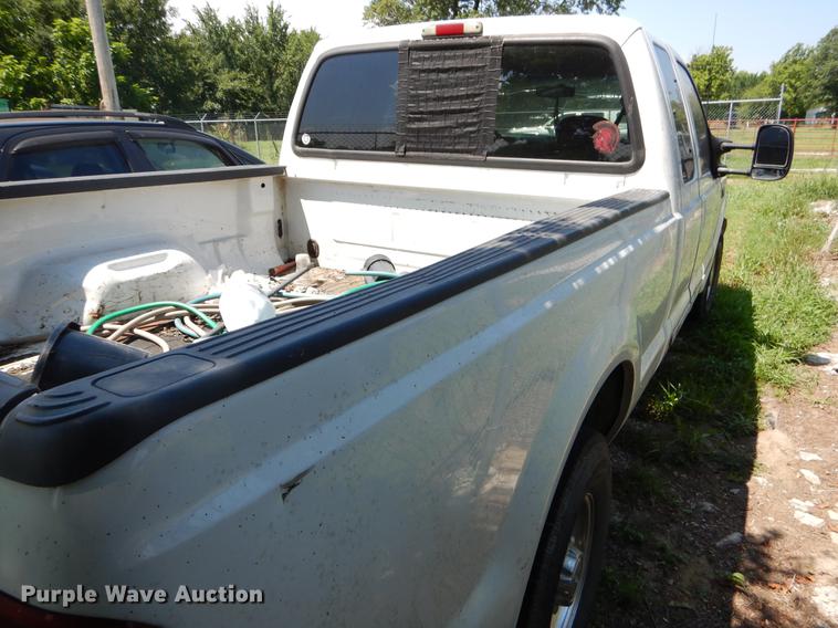 image for item EK9652 2003 Ford F250 Super Duty SuperCab pickup truck