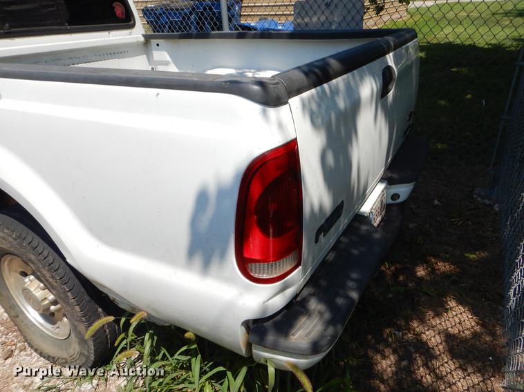 image for item EK9652 2003 Ford F250 Super Duty SuperCab pickup truck