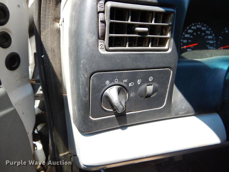 image for item EK9652 2003 Ford F250 Super Duty SuperCab pickup truck