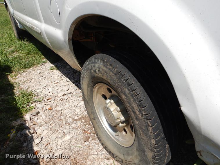 image for item EK9652 2003 Ford F250 Super Duty SuperCab pickup truck