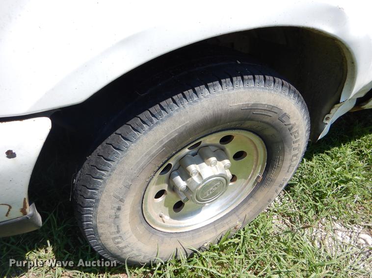 image for item EK9652 2003 Ford F250 Super Duty SuperCab pickup truck