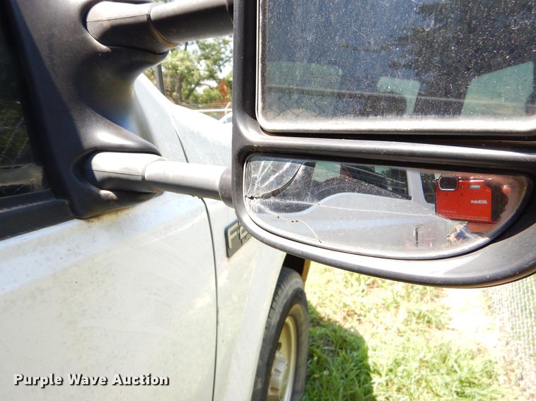 image for item EK9652 2003 Ford F250 Super Duty SuperCab pickup truck