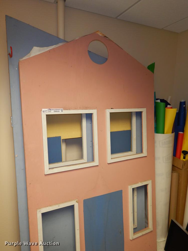 image for item EM9559 Puppet stage