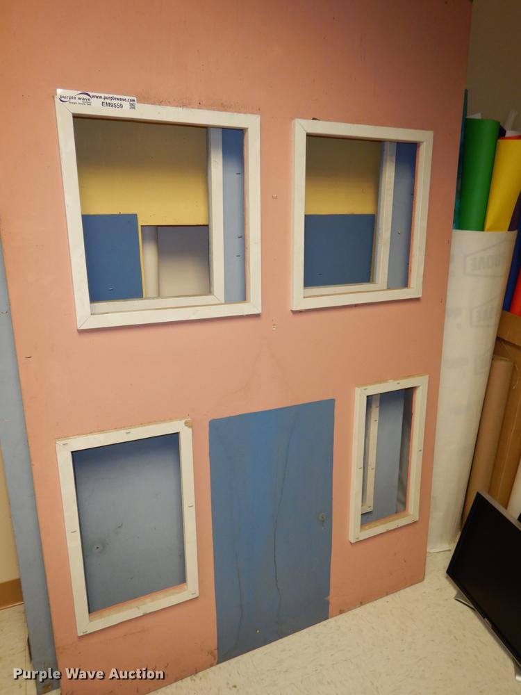 image for item EM9559 Puppet stage