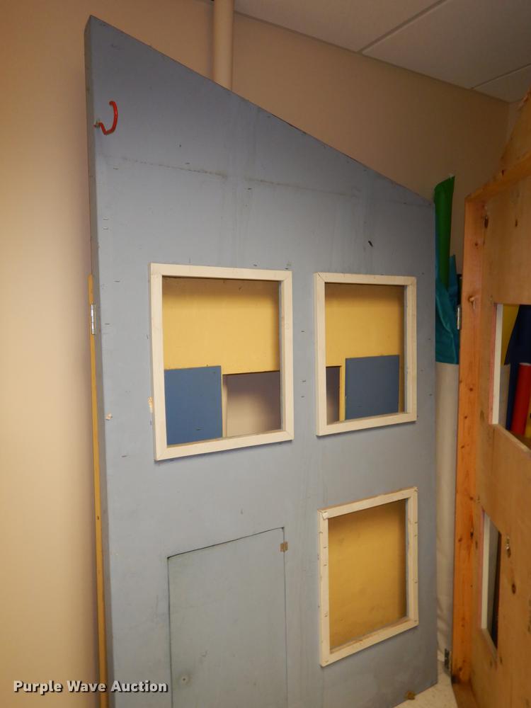 image for item EM9559 Puppet stage