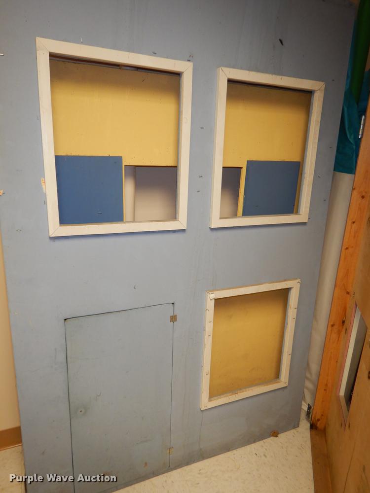 image for item EM9559 Puppet stage