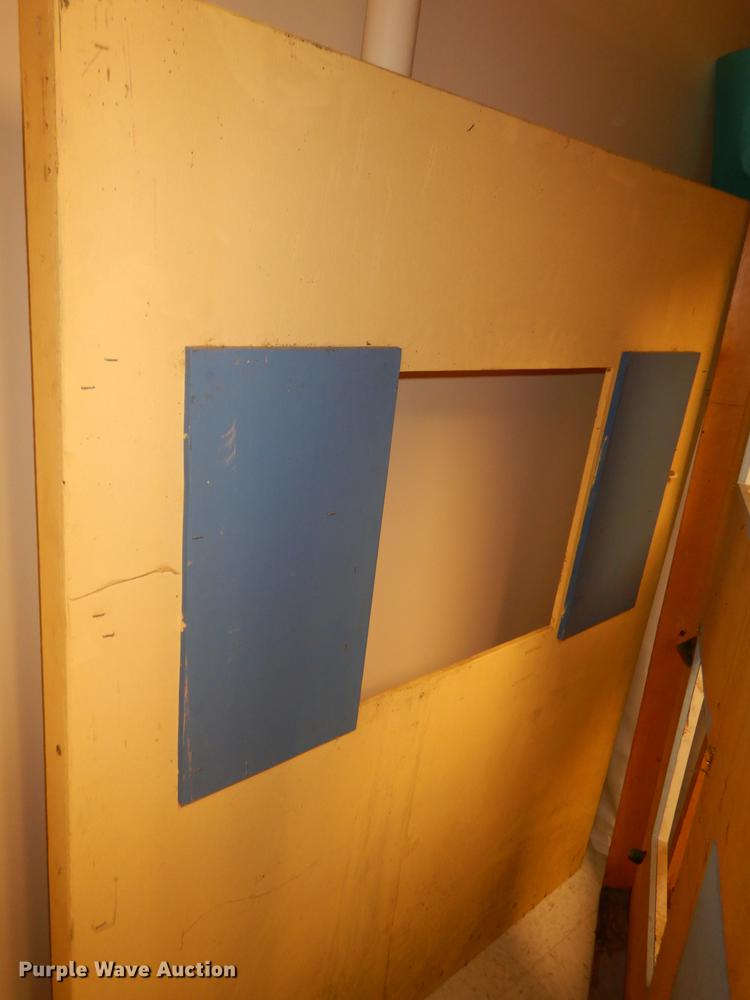 image for item EM9559 Puppet stage