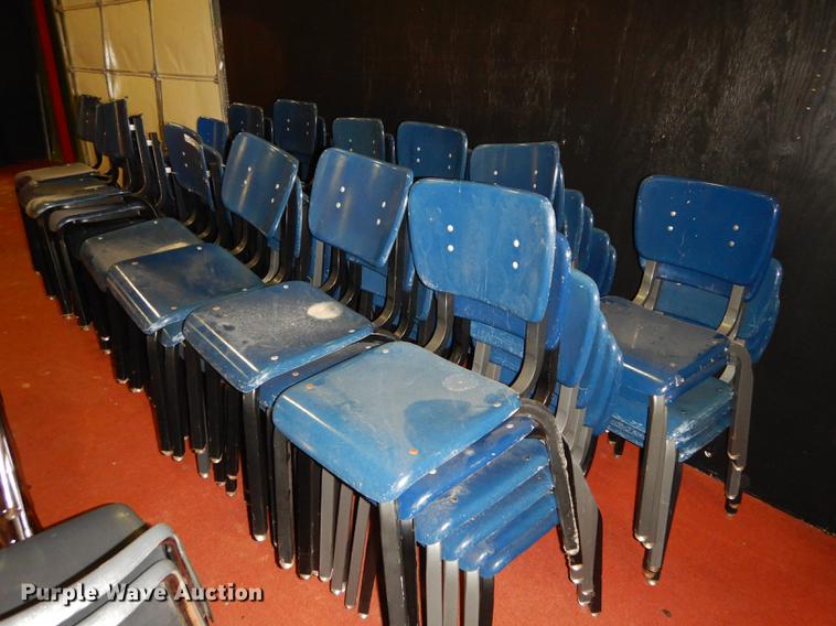 image for item EM9565 Approximately 85 classroom chairs