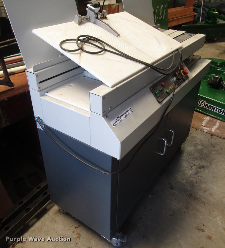 image for item EO9015 Professional Binding Systems paper binder