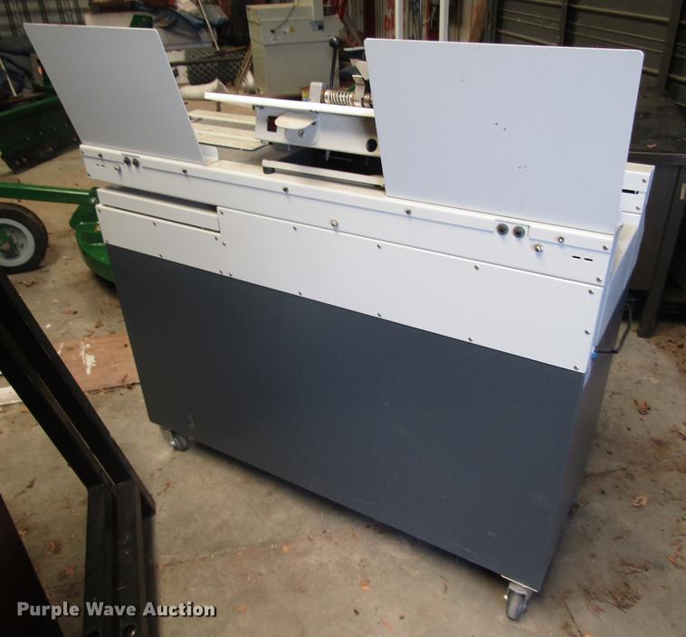 image for item EO9015 Professional Binding Systems paper binder