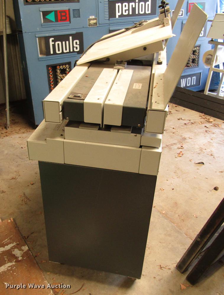 image for item EO9015 Professional Binding Systems paper binder