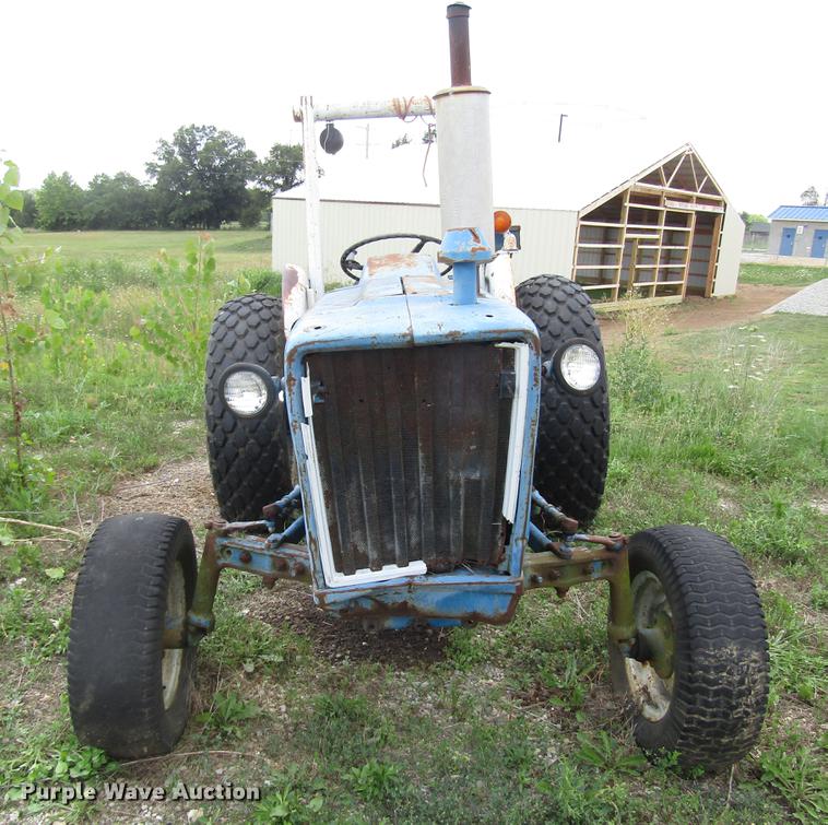 image for item EO9020 Ford 3600 tractor