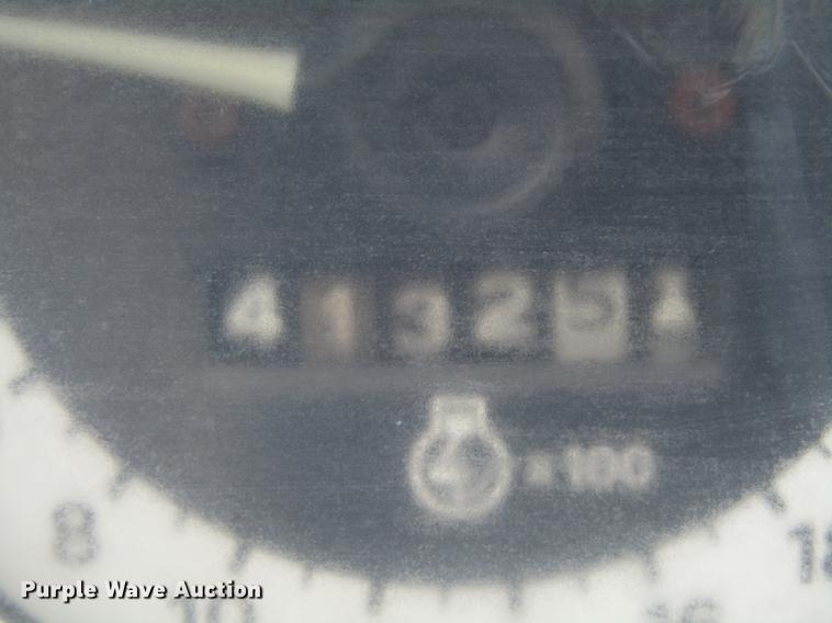 image for item EO9022 1988 Ford 5900 tractor