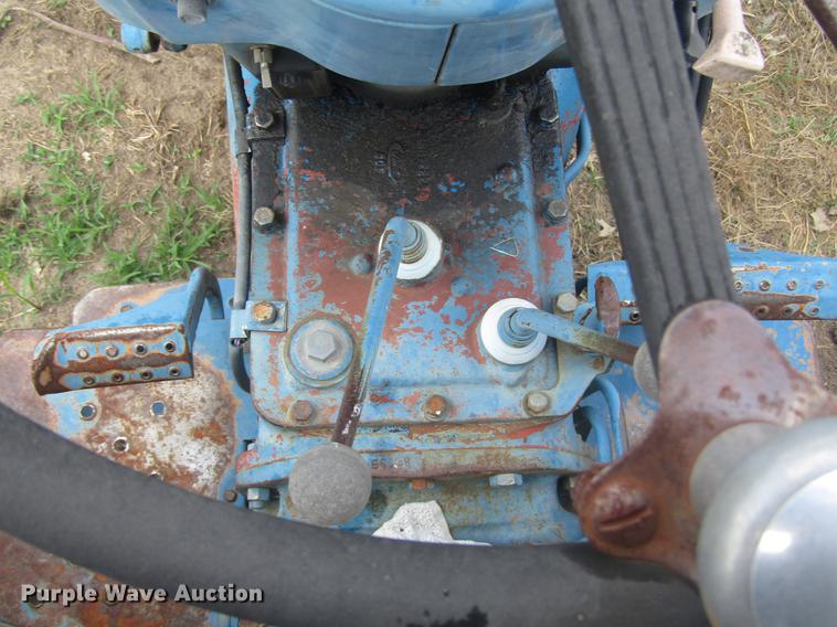 image for item EO9022 1988 Ford 5900 tractor