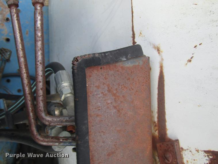 image for item EO9022 1988 Ford 5900 tractor