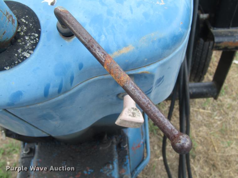 image for item EO9022 1988 Ford 5900 tractor