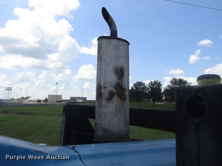 image for item EO9022 1988 Ford 5900 tractor