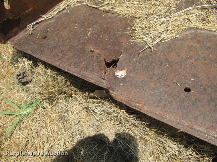 image for item EO9022 1988 Ford 5900 tractor