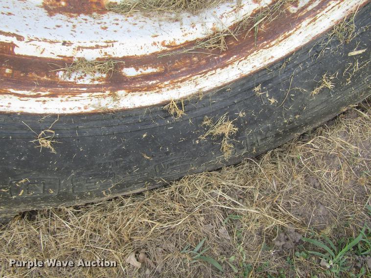 image for item EO9022 1988 Ford 5900 tractor