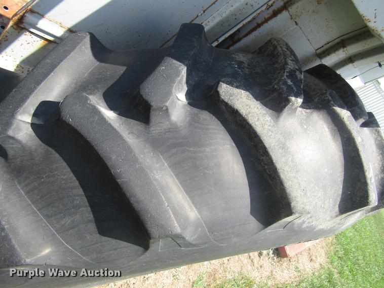 image for item EO9022 1988 Ford 5900 tractor