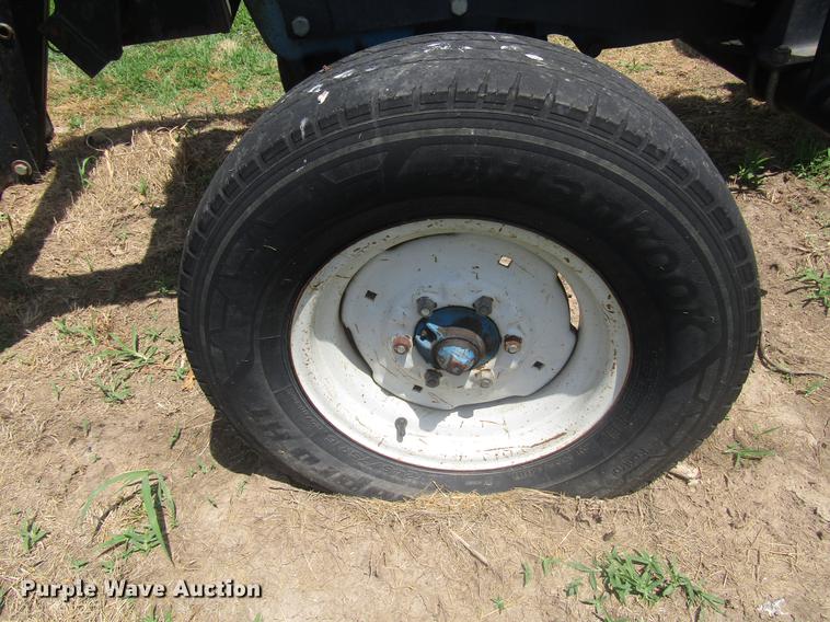 image for item EO9022 1988 Ford 5900 tractor