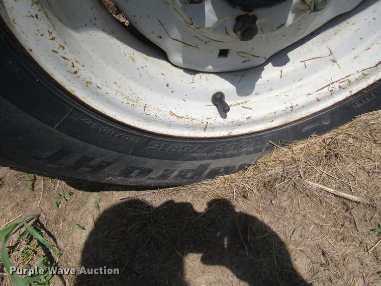 image for item EO9022 1988 Ford 5900 tractor