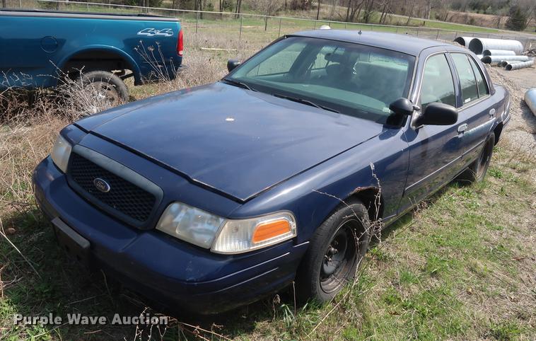 image for item EP9325 2001 Ford Crown Victoria Police Interceptor