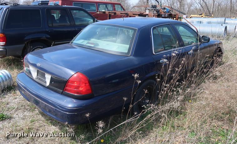 image for item EP9325 2001 Ford Crown Victoria Police Interceptor
