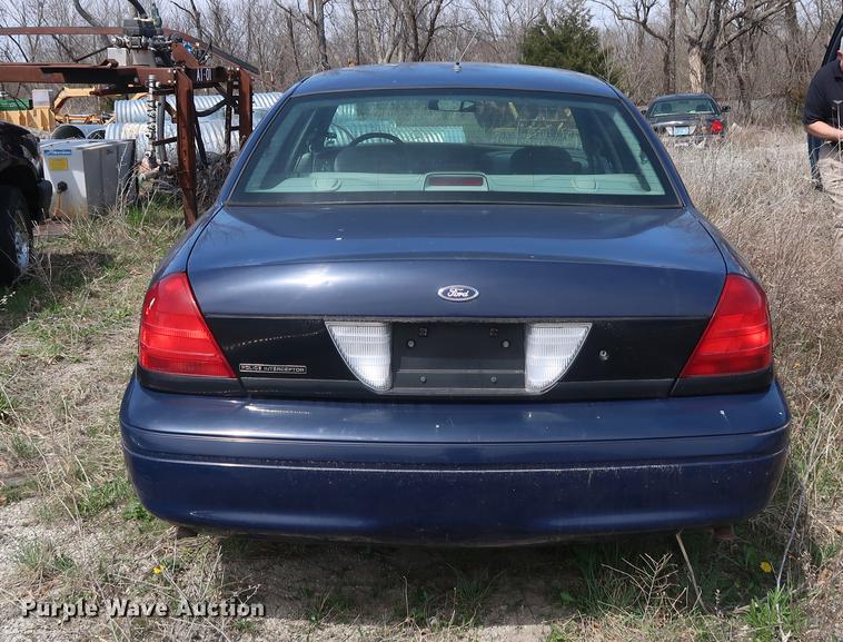 image for item EP9325 2001 Ford Crown Victoria Police Interceptor