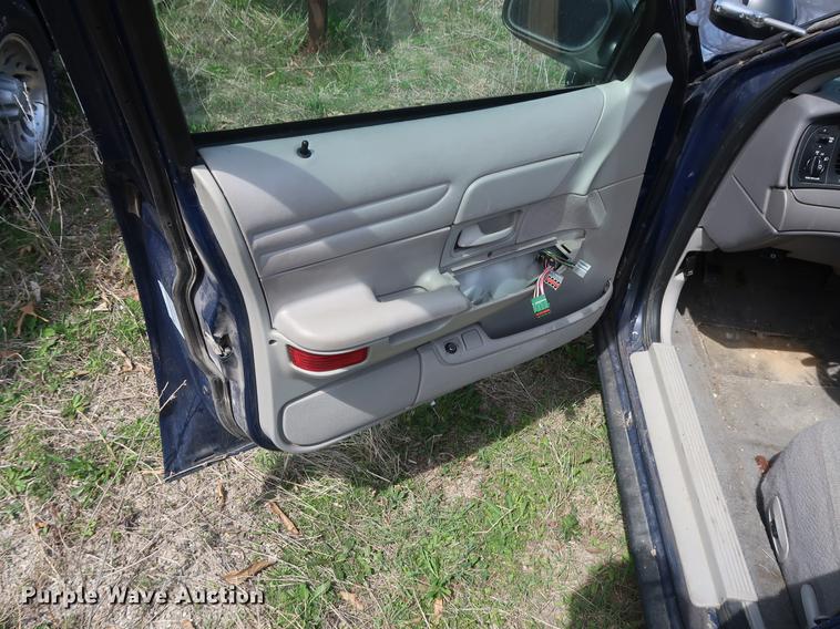 image for item EP9325 2001 Ford Crown Victoria Police Interceptor