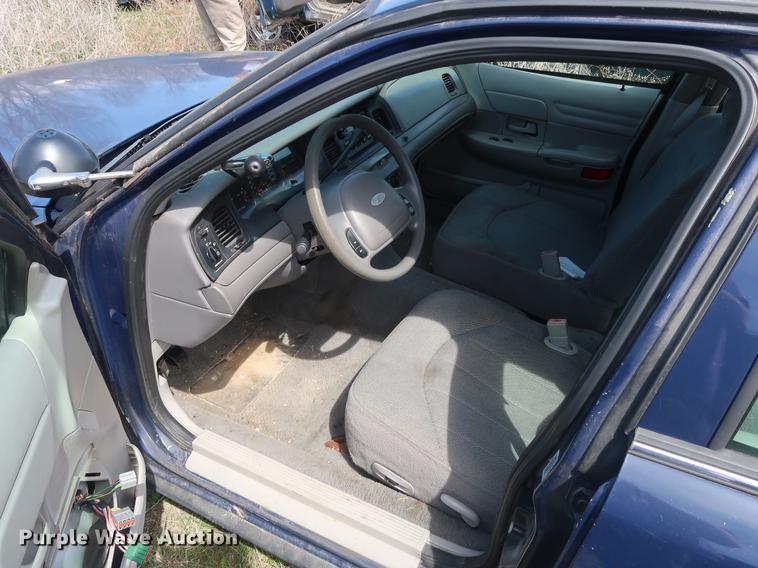 image for item EP9325 2001 Ford Crown Victoria Police Interceptor