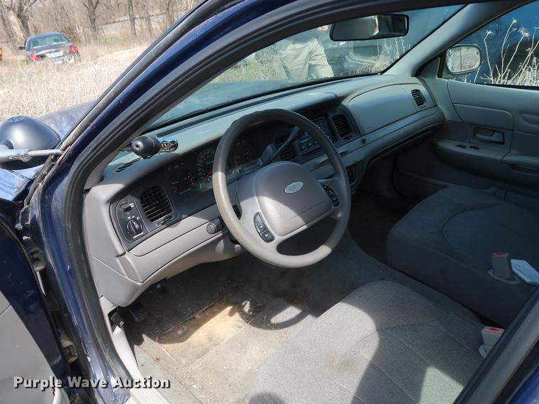 image for item EP9325 2001 Ford Crown Victoria Police Interceptor