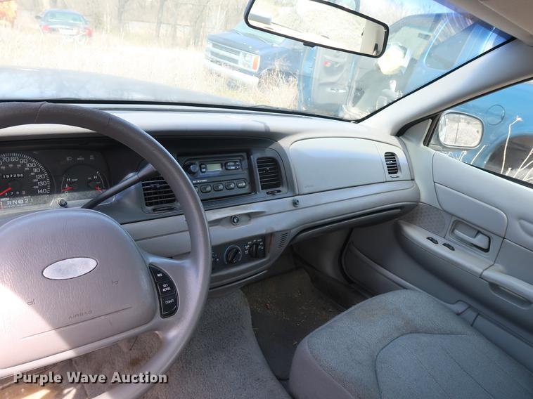 image for item EP9325 2001 Ford Crown Victoria Police Interceptor