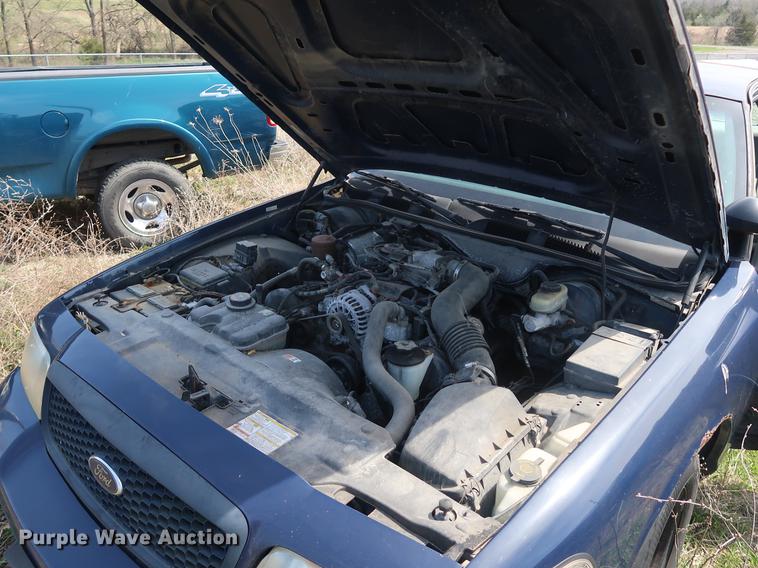 image for item EP9325 2001 Ford Crown Victoria Police Interceptor