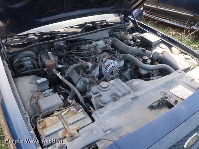 image for item EP9325 2001 Ford Crown Victoria Police Interceptor