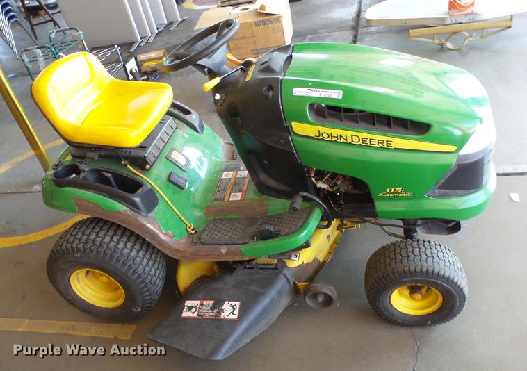 image for item ET9299 John Deere 115 lawn mower