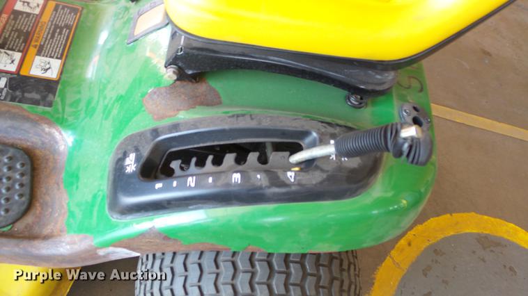 image for item ET9299 John Deere 115 lawn mower