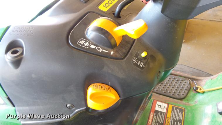 image for item ET9299 John Deere 115 lawn mower