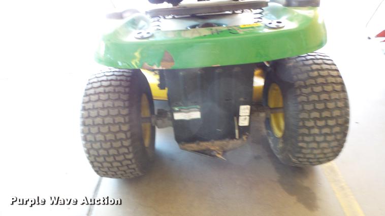 image for item ET9299 John Deere 115 lawn mower