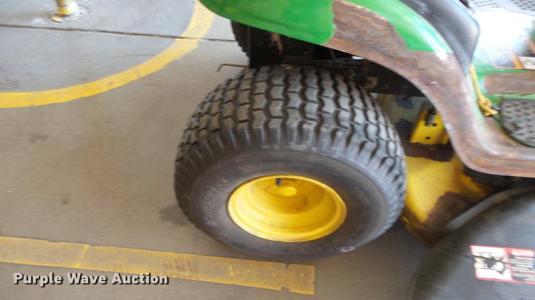 image for item ET9299 John Deere 115 lawn mower