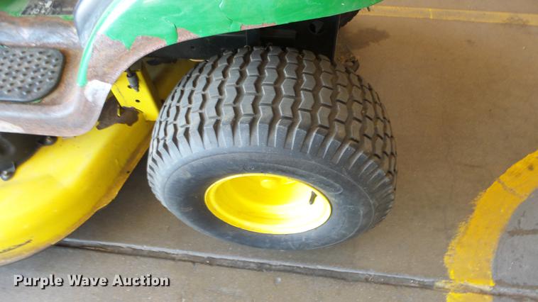 image for item ET9299 John Deere 115 lawn mower