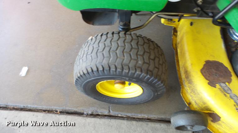 image for item ET9299 John Deere 115 lawn mower