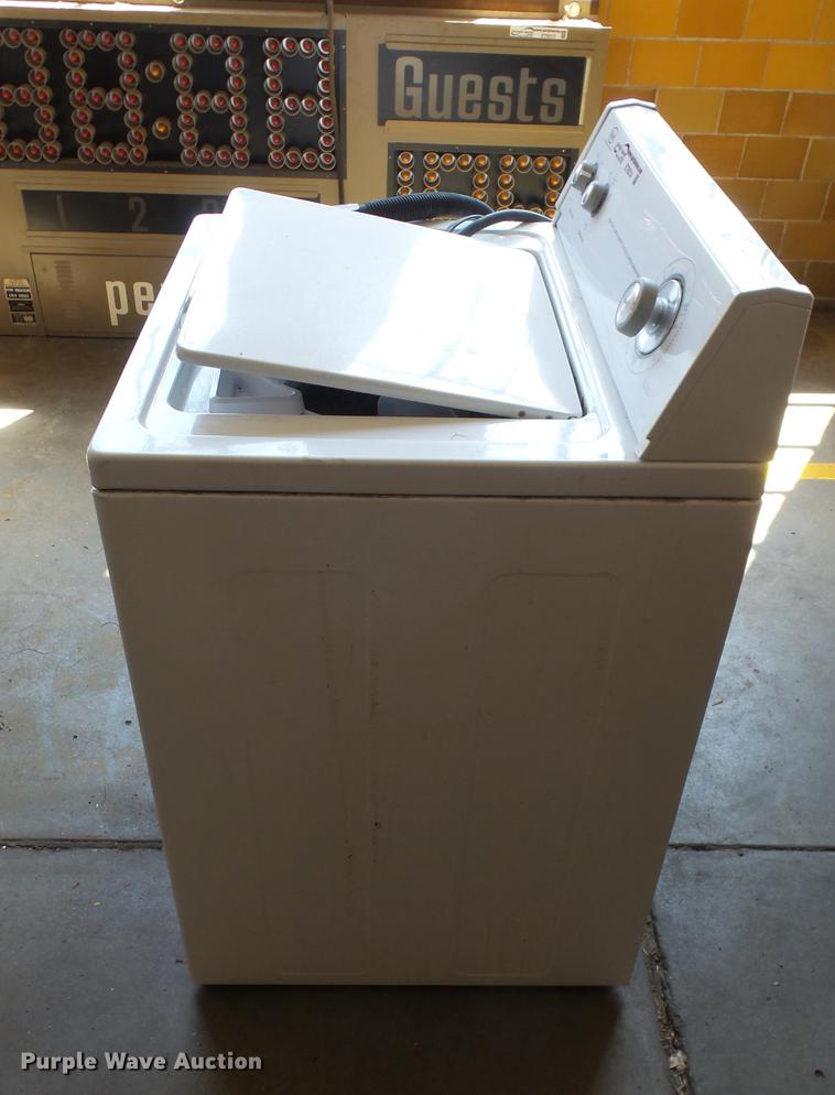 Roper washing machine in Hutchinson, KS Item ET9314 sold Purple Wave