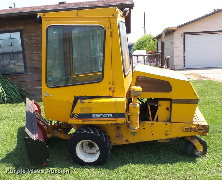 image for item ET9390 Hustler Excel 340 lawn mower
